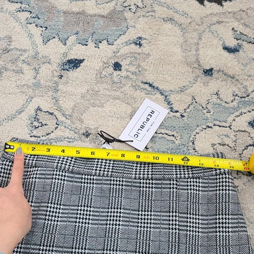 REPUBLIC PLAID SKIRT ruffle bottom - Picture 3 of 4